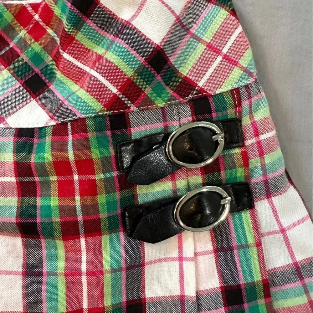 Heartstrings little girls plaid skort. Size 2T.